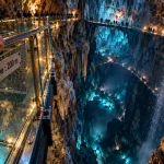 Lieux insolites Aude : passerelle de verre vers le gouffre de Cabrespine, 200 m
